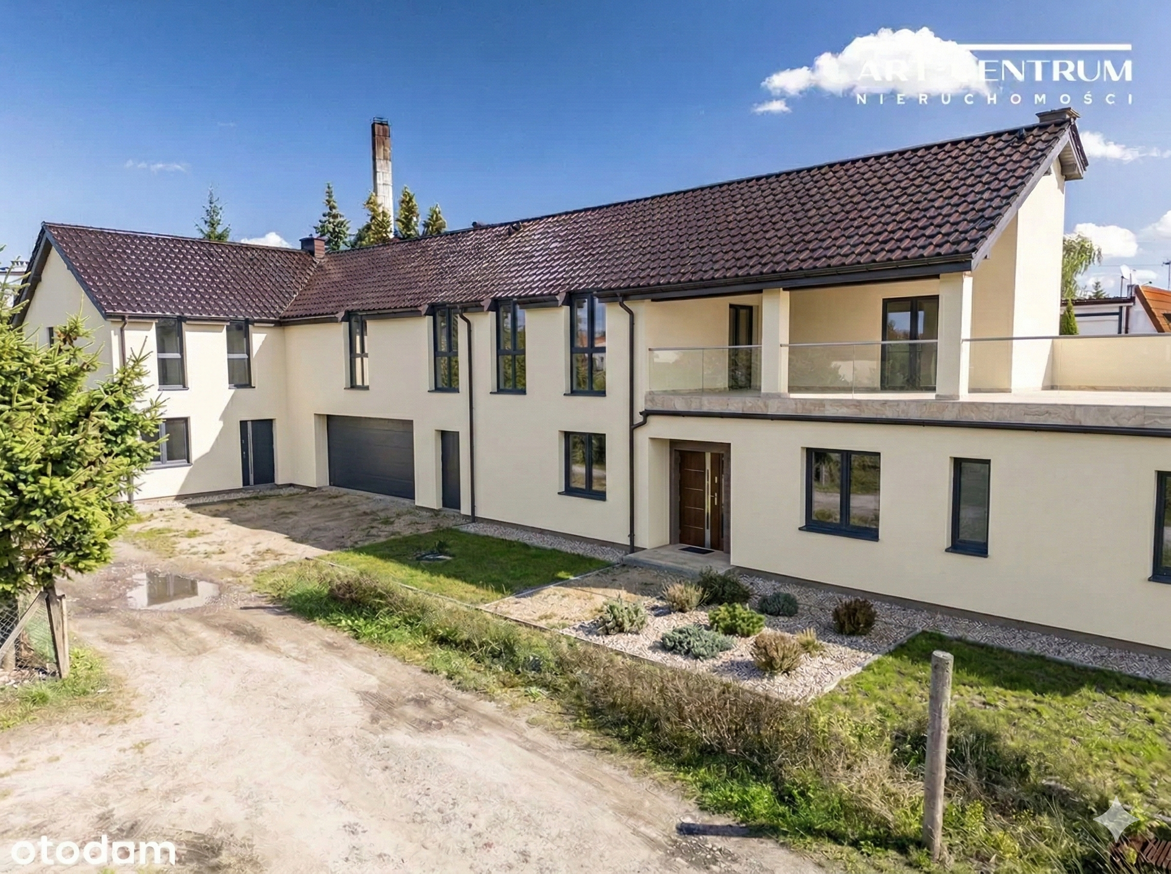Ten sam dom po renowacji i odświeżeniu wizualnym.